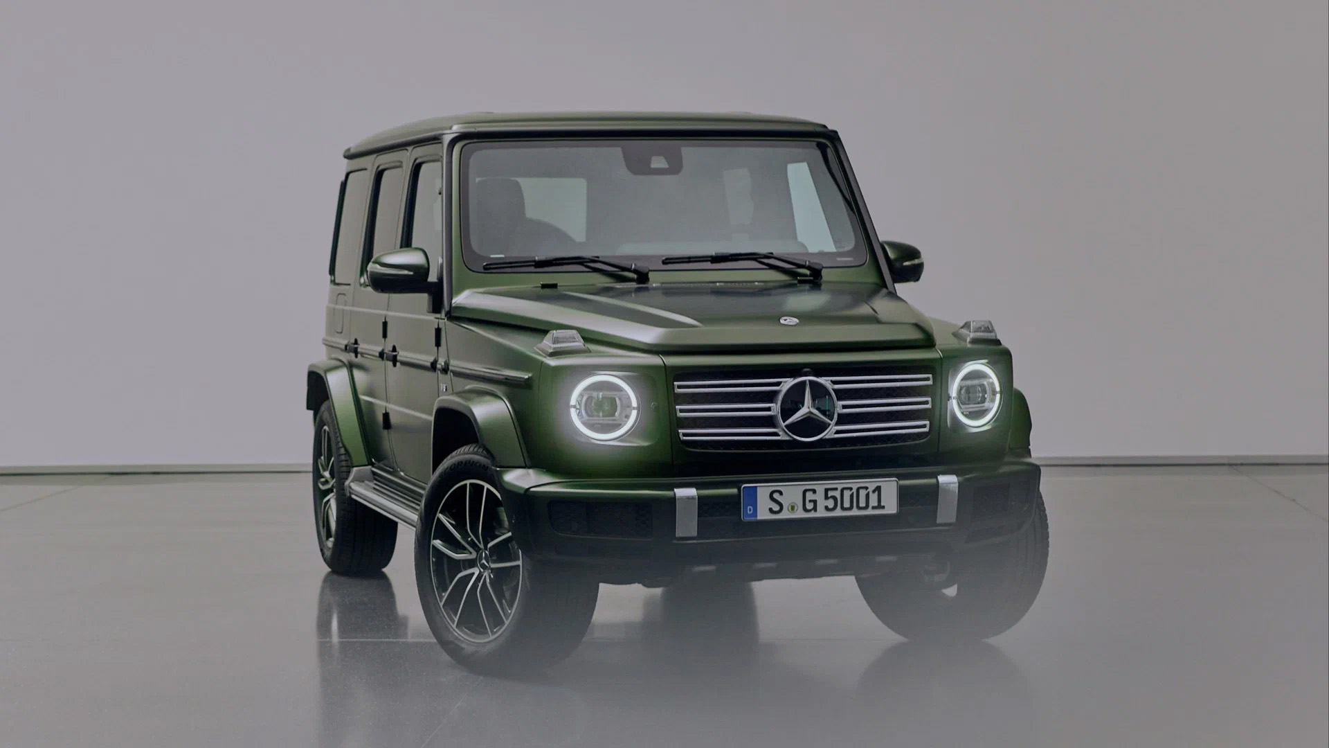 Электрический Mercedes-Benz Gelandewagen продемонстрировал способность разворачиваться на месте